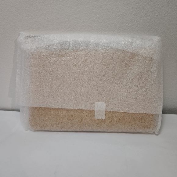 **NWT** COACH zip corner wristlet in Silver and Honeycomb - Picture 4 of 6